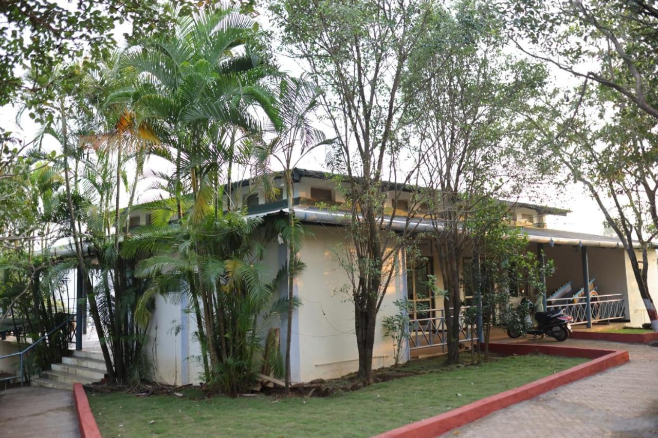 Nisarg Farm Mulshi Bed and Breakfast Εξωτερικό φωτογραφία